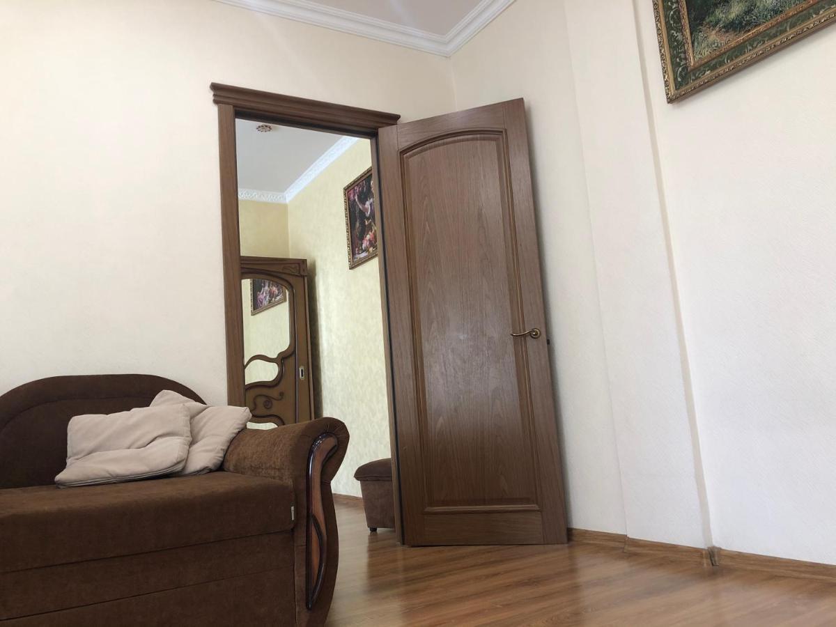 Гаряча Вода Та Опалення Є Без Світла Aparts On Savchenko 6B Street Днепр Экстерьер фото